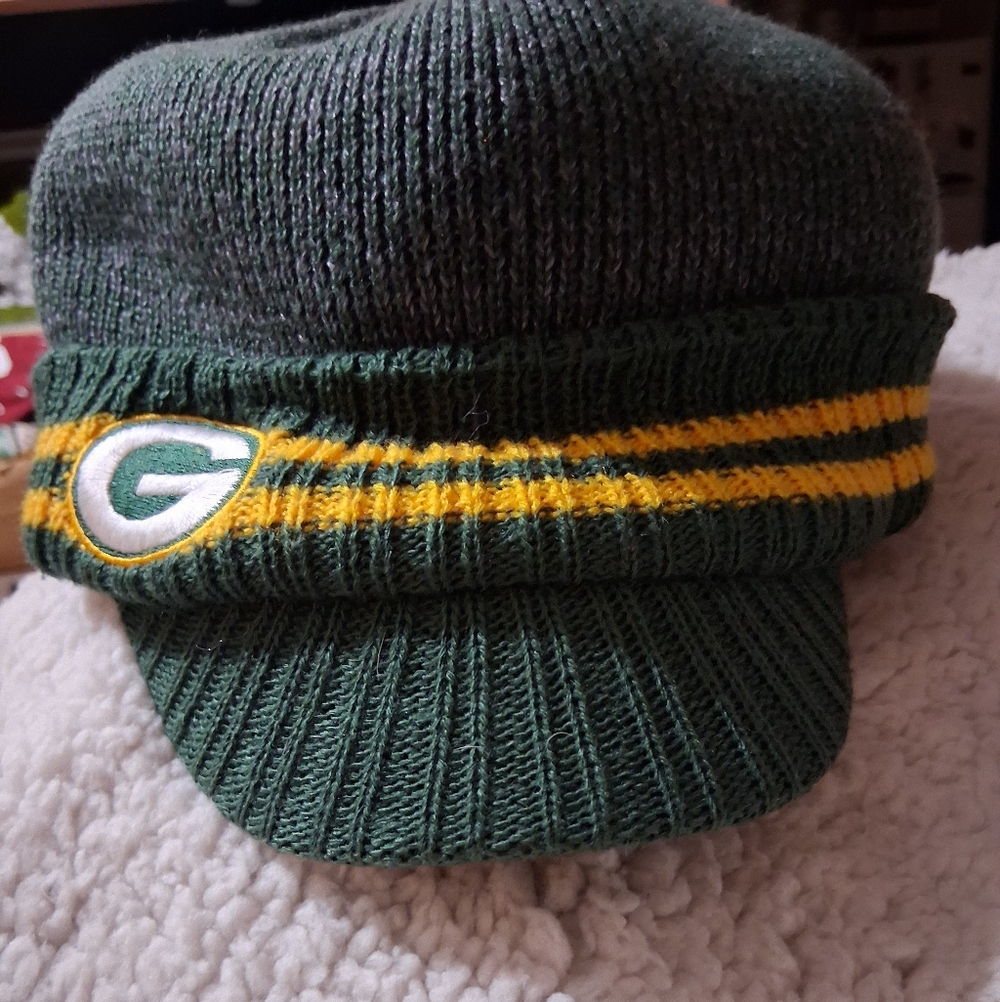 Green Bay Packers knit hat with visor Reebok NFL Equipment On Field, covers ears